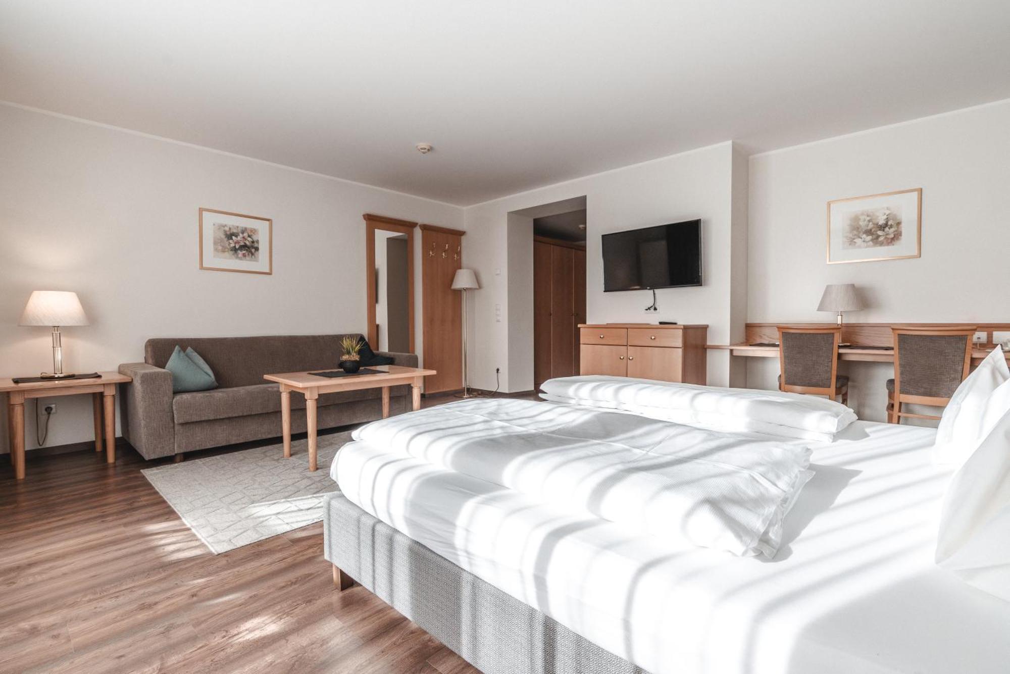 ברוניקו Hotel Reischach מראה חיצוני תמונה