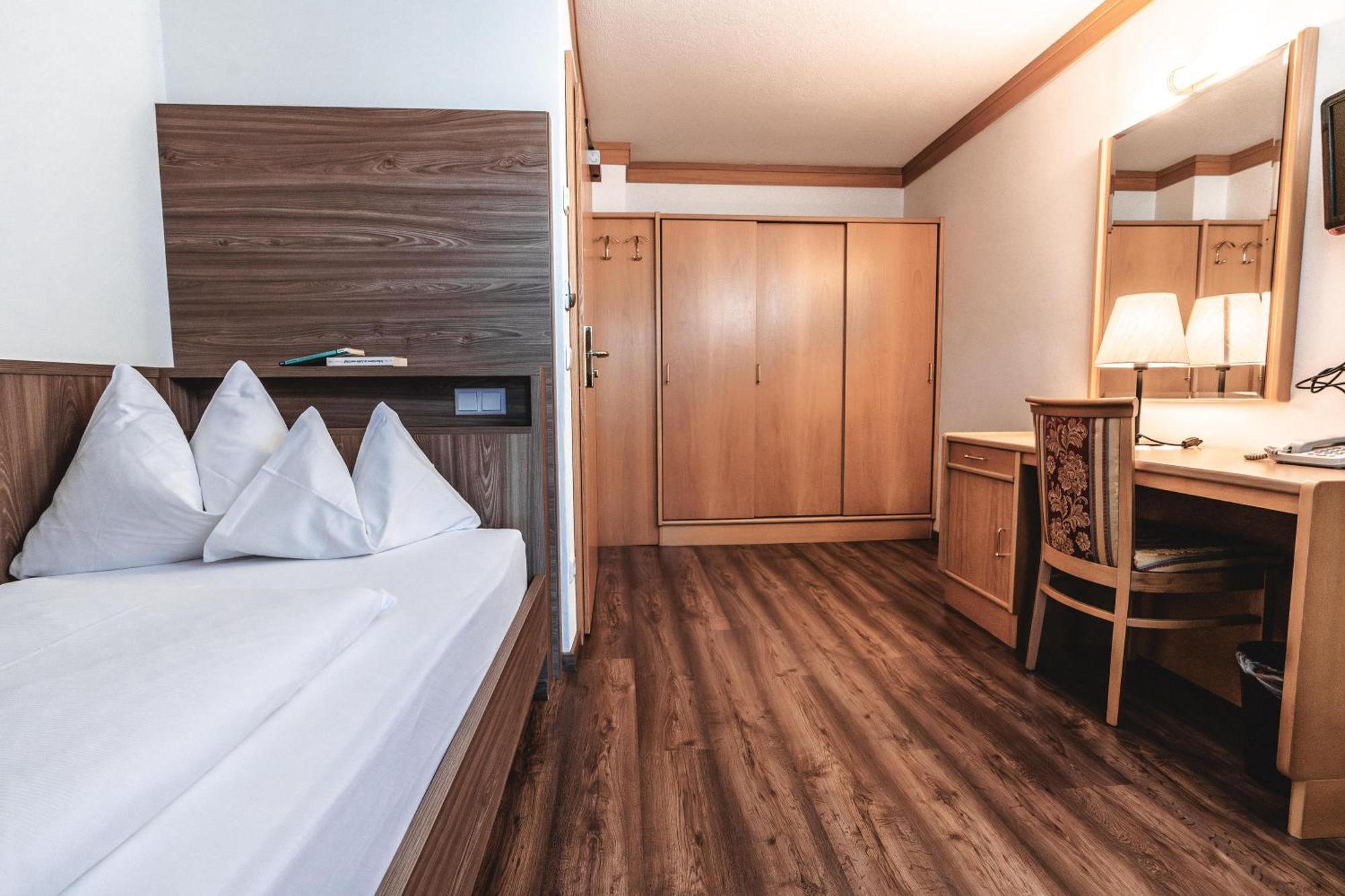 ברוניקו Hotel Reischach מראה חיצוני תמונה